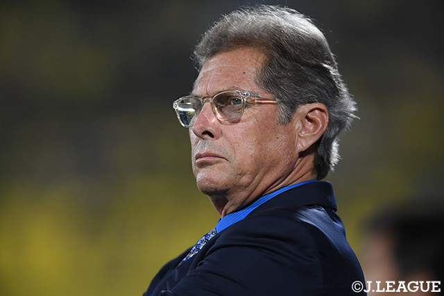 この日が浦和での初采配となるオズワルド　オリヴェイラ監督【明治安田Ｊ１ 第10節 柏vs浦和】