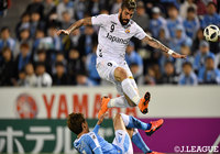 終盤に貴重な追加点を奪ったファンマ（長崎）。待望のリーグ戦初ゴールを記録！【明治安田Ｊ１ 第10節 磐田vs長崎】