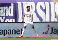 ティーラシン（広島）は後半から投入され、早々に先制となるゴールを決めてみせた【明治安田Ｊ１ 第11節 長崎vs広島】