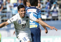 試合終了が迫った88分、ドゥドゥに同点ゴールが生まれ、福岡はなんとか勝ち点1を拾った【明治安田Ｊ２ 第11節 讃岐vs福岡】