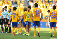 仙台はなんとか連敗は免れたものの、ホーム開催の試合で引き分けという結果に落胆した【明治安田Ｊ１ 第11節 仙台vs札幌】