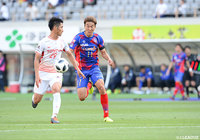 前線からプレスにいく永井 謙佑（FC東京）。3試合連続ゴールも奪い、攻守に活躍【明治安田Ｊ１ 第11節 FC東京vs名古屋】