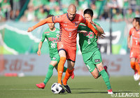 先制ゴールを奪ったロビン　シモヴィッチ（大宮）。このゴールが決勝点となり、東京Vに今季初黒星をつけた【明治安田Ｊ２ 第11節 大宮vs東京Ｖ】