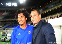 中澤　佑二（横浜FM）はブラジル時代のチームメイトである元ブラジル代表MFジウベウト　シウバ氏と再会！【明治安田Ｊ１ 第11節 横浜FMvs鹿島】