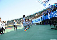 前半だけで４得点を奪い快勝した秋田。富山まで駆け付けたサポーターに勝利の挨拶【明治安田Ｊ３ 第8節 富山vs秋田】