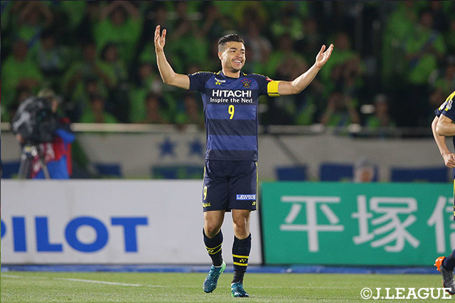 クリスティアーノの2試合連続ゴールが決まり、柏が先制！【明治安田Ｊ１ 第12節 湘南vs柏】