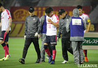 復帰後コンディションを上げていた清武　弘嗣（Ｃ大阪）だが、前半のうちに無念の負傷交代。状態が心配される【明治安田Ｊ１ 第12節 名古屋vsＣ大阪】