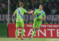 菊地　俊介（湘南／＃2）のゴールが決まり、湘南が1点差に迫る【明治安田Ｊ１ 第12節 湘南vs柏】