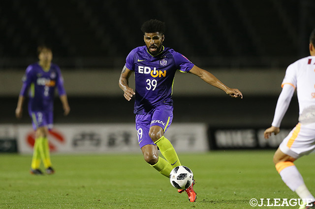パトリック（広島）はこの日も1ゴール記録し、前線からのプレスなど攻守に躍動した【明治安田Ｊ１ 第12節 広島vs清水】