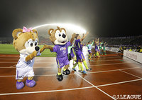 ホームで快勝を収めた広島。12戦を終えて10勝目と絶好調【明治安田Ｊ１ 第12節 広島vs清水】