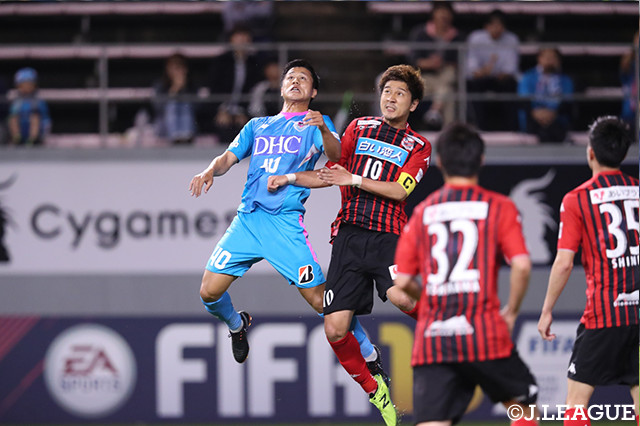 小柄だが、空中戦でも強さを見せる小野　裕二（鳥栖）【明治安田Ｊ１ 第12節 鳥栖vs札幌】