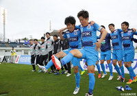 3連勝を達成し、吉平 翼（秋田/#19）、田中 智大（#29）が歓喜のダンス！【明治安田Ｊ３ 第9節 秋田vs北九州】