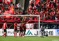 佐藤 洸一（#9）のヘディングシュートがゴール左に吸い込まれ、金沢が同点に追い付くが…【明治安田Ｊ２ 第12節 金沢vs新潟】