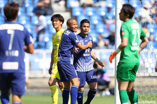 仲間からのパスを受け取った石津 大介（#16）がゴールを流し込み、福岡が先制【明治安田Ｊ２ 第12節 福岡vs山形】