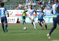 積極的に攻撃を仕掛けるレアンドロ ドミンゲス（横浜FC）が追加点を奪った【明治安田Ｊ２ 第12節 讃岐vs横浜FC】
