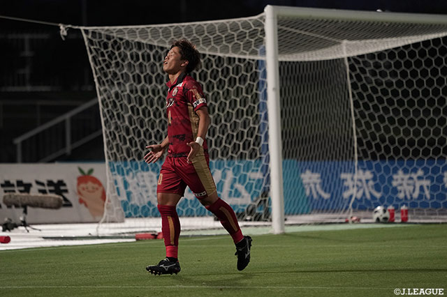 50分、富所 悠が放ったグラウンダーのシュートは相手GKにはじかれながらもゴールに吸い込まれ琉球が先制！【明治安田Ｊ３ 第9節 琉球vsG大23】