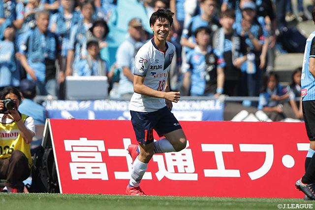 太田 宏介のFKに橋本 拳人が合わせ、FC東京が先制！【明治安田Ｊ１ 第13節 川崎ＦvsFC東京】