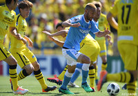 川又 堅碁（磐田）は83分、右サイドを突破した荒木のクロスに豪快なヘディングで合わせ勝ち越しゴールをマーク【明治安田Ｊ１ 第13節 柏vs磐田】