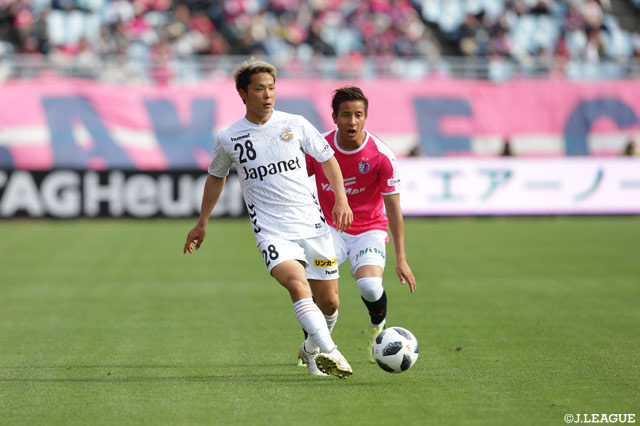 攻守にわたり活躍しピッチを走り続けた翁長 聖（長崎）【明治安田Ｊ１ 第13節 Ｃ大阪vs長崎】