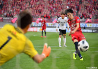 金崎 夢生がPKのチャンスをしっかりと決め、鹿島は先制点を奪取【明治安田Ｊ１ 第13節 鹿島vs浦和】