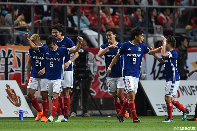 26分、山中 亮輔（#24）のクロスに喜田 拓也（#5）がダイビングヘッドで合わせアウェイの横浜FMが先制！【明治安田Ｊ１ 第13節 名古屋vs横浜FM】