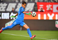 今季2度目の先発出場となった曽ヶ端 準（鹿島）は、試合をしっかり無失点で抑えた【明治安田Ｊ１ 第13節 鹿島vs浦和】