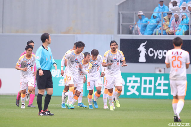 飯田 貴敬のクロスがオウンゴールを誘い、清水がすぐさま同点に追いつく！【明治安田Ｊ１ 第13節 鳥栖vs清水】