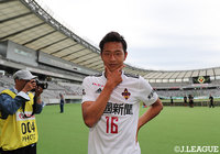 敵地で勝利の金沢、試合後は毛利　駿也がカメラに向かって決めポーズ【明治安田Ｊ２ 第13節 東京Ｖvs金沢】