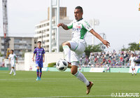 前節に続くゴールが期待されたレオナルド（鳥取）だが、この日はチャンスを迎えるも決めきれず【明治安田Ｊ３ 第10節 F東23vs鳥取】