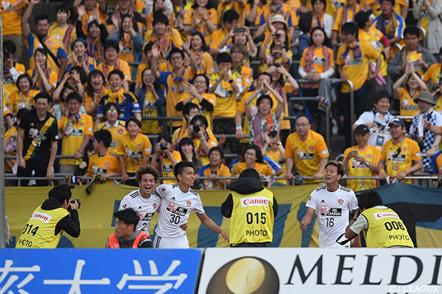 終了間際に西村 拓真（仙台）が再びゴールを決め試合を決定づける【明治安田Ｊ１ 第13節 湘南vs仙台】