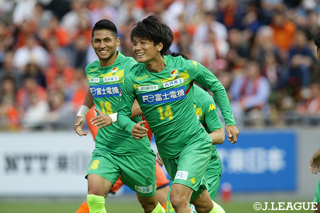 この日先発した小島　秀仁（千葉）は、起用に応える先制ゴール！【明治安田Ｊ２ 第13節 大宮vs千葉】