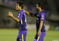2点目を決めた渡 大生（左）とゴールを祝福するフェリペ シウバ（右）【ルヴァンカップ GS 第5節 広島vsＧ大阪】