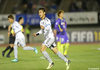 2点ビハインドで迎えた52分、狙い澄ました低いシュートで1点を返しガッツポーズの食野 亮太郎（Ｇ大阪）【ルヴァンカップ GS 第5節 広島vsＧ大阪】