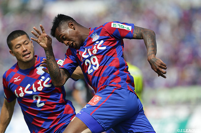 前半だけで2得点を決める活躍をみせたジュニオール バホス（甲府）【明治安田Ｊ２ 第14節 甲府vs栃木】