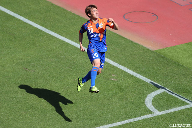 2得点の活躍でチームに勝利をもたらした中村 慶太（長崎）【明治安田Ｊ１ 第14節 長崎vs名古屋】