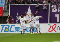 得意のドリブル突破から逆転弾を放った柏 好文（広島/#18）【明治安田Ｊ１ 第14節 仙台vs広島】