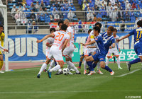 試合終了間際まで攻め続けた両チームだったが、共に追加点は決められず1-1の引き分けでゲームを終えた【明治安田Ｊ２ 第14節 山形vs大宮】