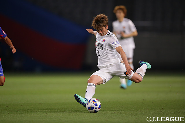 永戸　勝也（仙台）が相手のオウンゴールを誘い、これが決勝点となった【ルヴァンカップ GS 第6節 FC東京vs仙台】