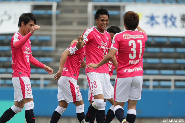 澤上 竜二（Ｃ大23/#19）が右サイドを抜け出した味方選手の折り返しをニアサイドで合わせ試合序盤に先制ゴールを獲得【明治安田Ｊ３ 第11節 YS横浜vsC大23】