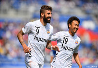 ゴール前でフリーになったファンマ（長崎）が左サイドからのクロスを押し込み先制点を獲得【明治安田Ｊ１ 第15節 横浜FMvs長崎】