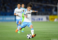 シュートを放つ松浦 拓弥（磐田）。無得点で81分に交代した【明治安田Ｊ１ 第15節 湘南vs磐田】