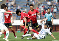 金沢と徳島の両選手たちがタイトな守備を行いスコアレスドローという結果に【明治安田Ｊ２ 第15節 金沢vs徳島】