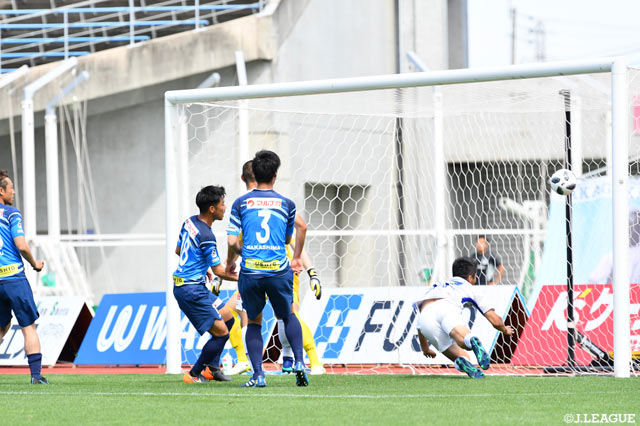 CKからのボールを金園 英学がヘディングを決め甲府が先制点をゲット！【明治安田Ｊ２ 第15節 讃岐vs甲府】