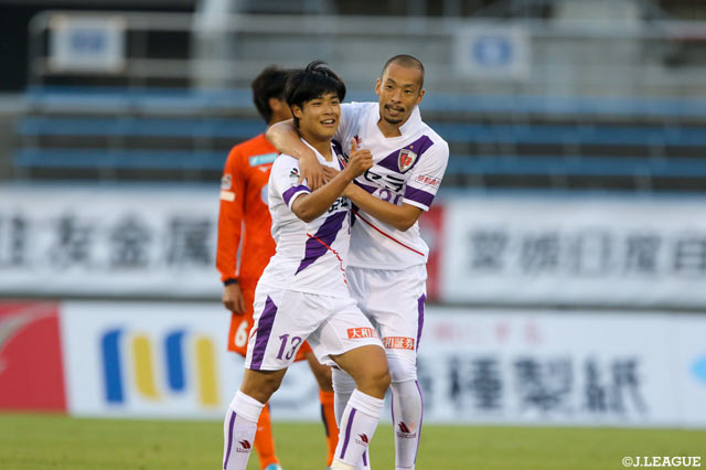 京都は61分に岩崎 悠人が右足で決め追加点を奪うことに成功【明治安田Ｊ２ 第15節 愛媛vs京都】
