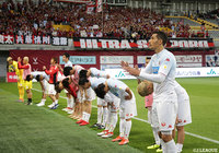 後半に2名の退場者を出し苦しい展開になった札幌は4失点を喫し敗れた【明治安田Ｊ１ 第15節 神戸vs札幌】