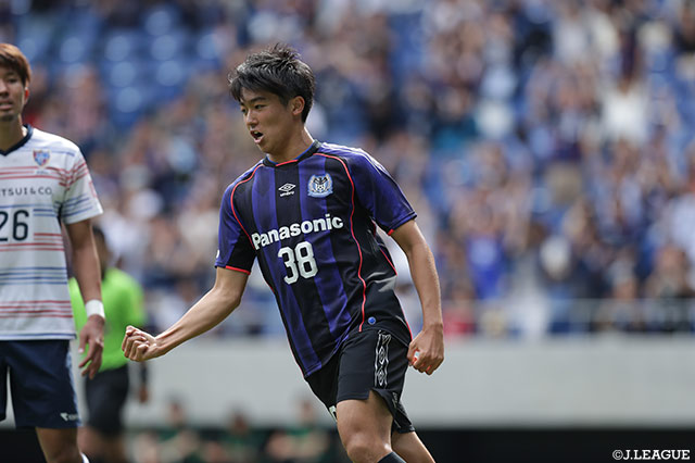 後半途中から出場した中村 敬斗（G大23）。妹尾のクロスに頭で合わせ一矢報いるゴールを決めた【明治安田Ｊ３ 第8節 G大23vsF東23】