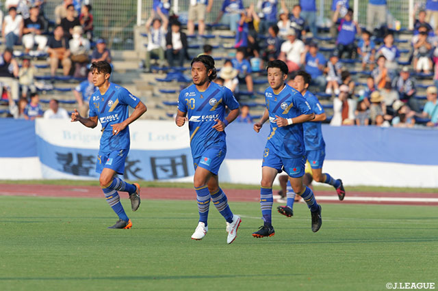 中島 裕希（町田/#30）は3点をリードされた84分にDFとの競り合いを制して頭で合わせ、一矢報いるゴールを決めるも反撃はここまで【明治安田Ｊ２ 第16節 町田vs岡山】