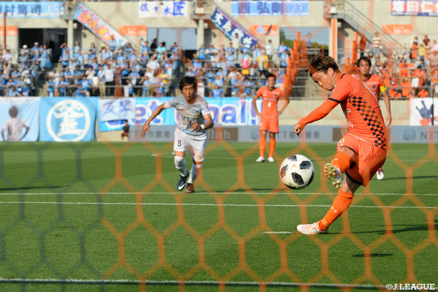 大前 元紀が冷静にPKを決め、大宮が逆転に成功【明治安田Ｊ２ 第17節 大宮vs讃岐】