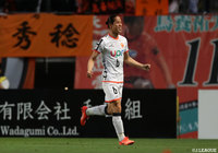 右サイドからのクロスに前 貴之（山口）が頭で合わせ、山口が土壇場でゲームを振り出しに戻す【明治安田Ｊ２ 第17節 千葉vs山口】