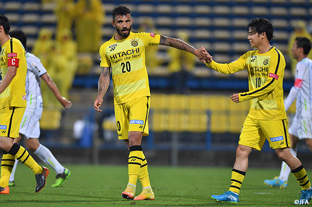 ハモン ロペス（#20）と江坂 任（#10）は2ゴールずつを奪う活躍をみせた【天皇杯 2回戦 柏vsＶ市原】